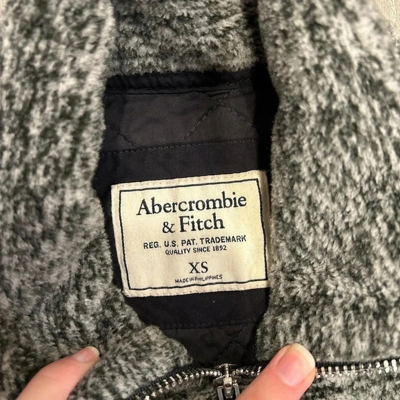 💐  Abercrombie & Fitch vest - Picture 4 of 5